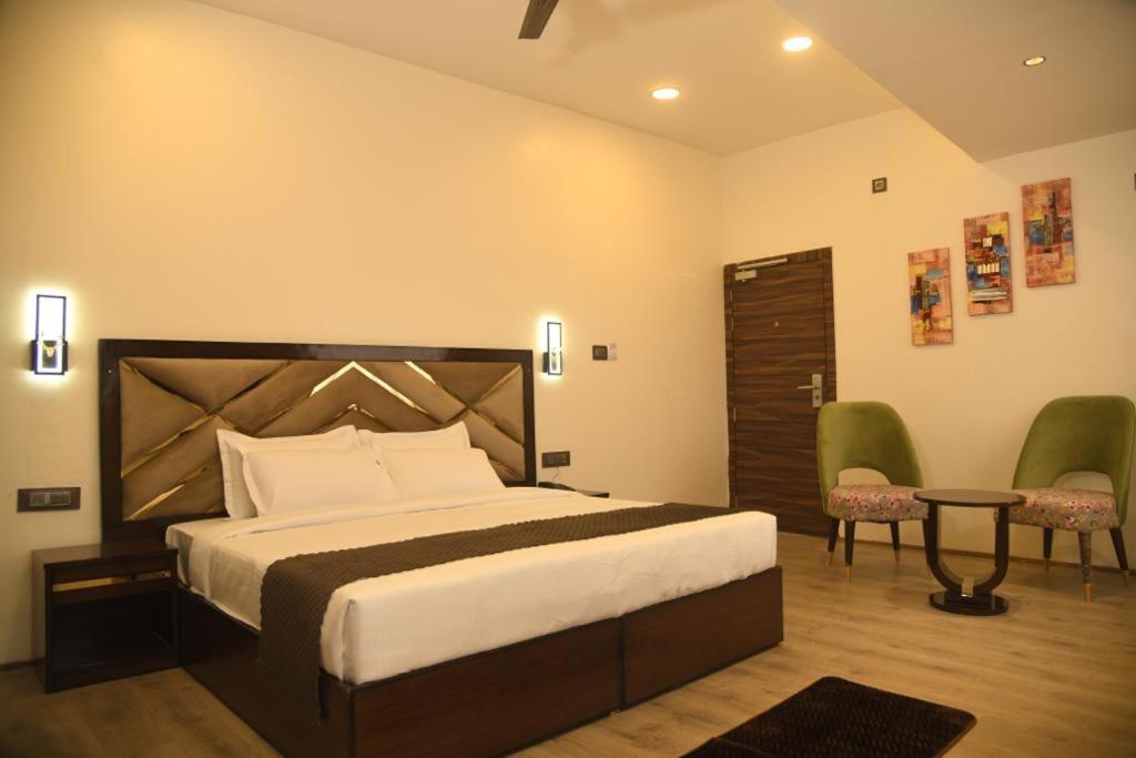 Cloud Social Hotell Shillong Exteriör bild