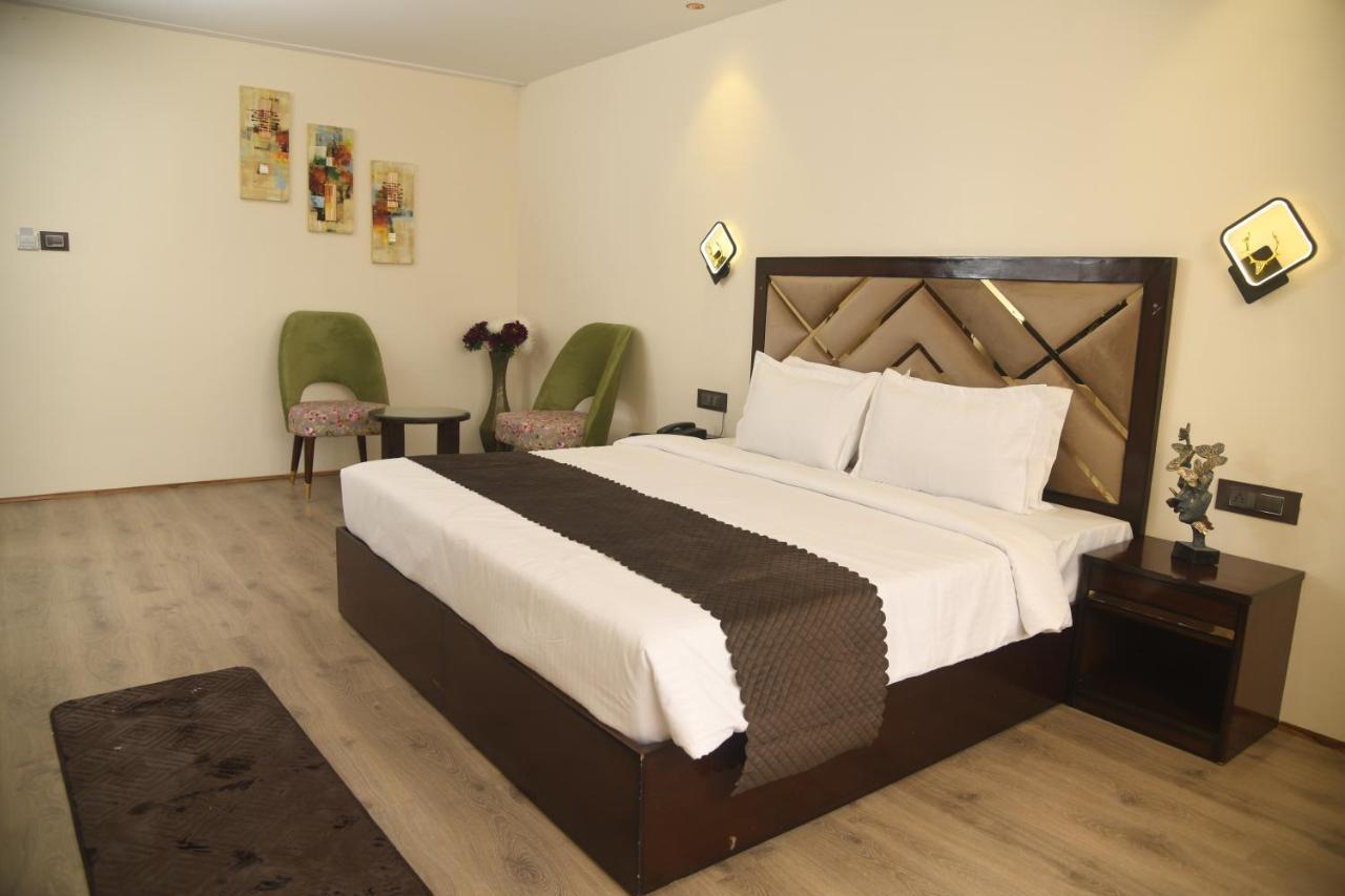 Cloud Social Hotell Shillong Exteriör bild