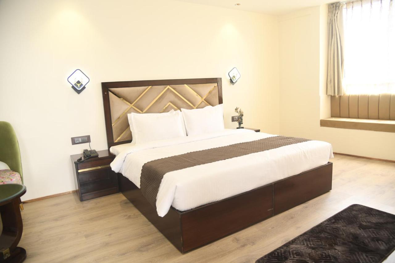 Cloud Social Hotell Shillong Exteriör bild