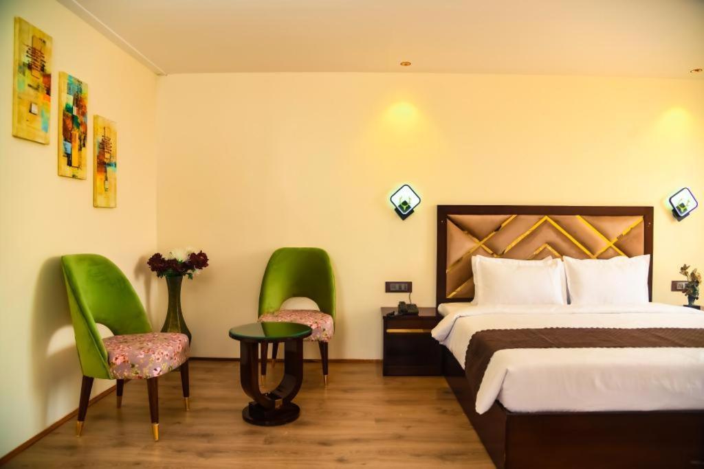 Cloud Social Hotell Shillong Exteriör bild