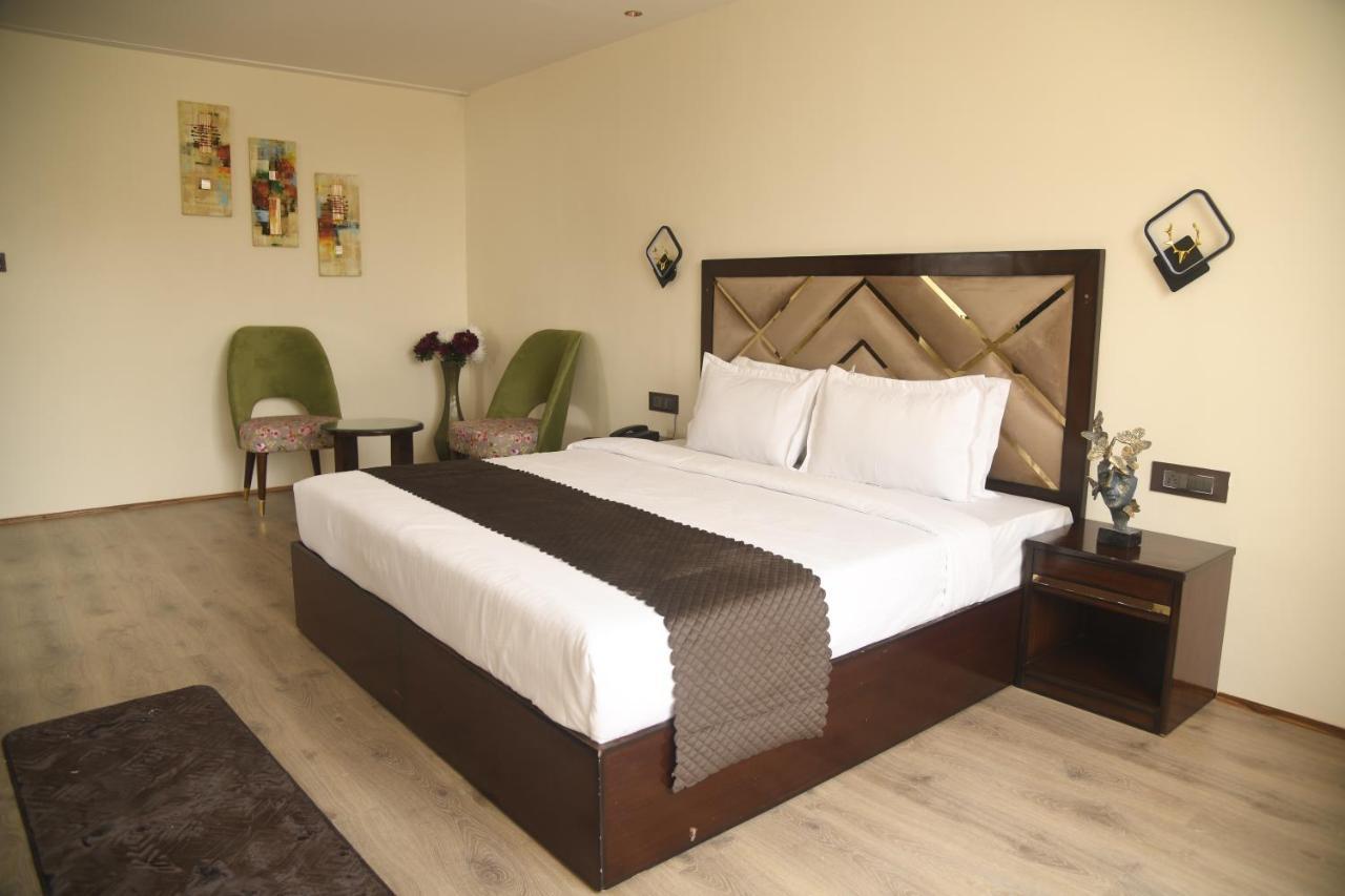 Cloud Social Hotell Shillong Exteriör bild
